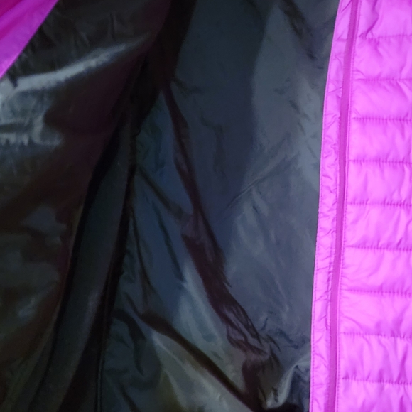 Columbia Sportswear SzLg Fuschia & black puffy coat. - Picture 6 of 7